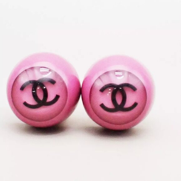 CHANEL CC Logo Button Earrings 01P Clip-On Plastic Pink GHW Vintage 33RK796